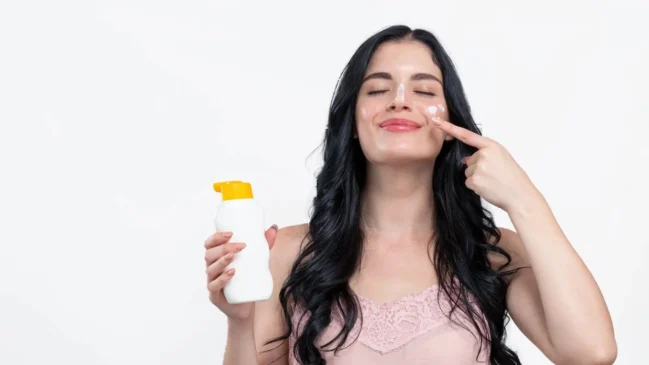 7 Powerful Benefits of Sunscreen for Healthy and Youthful Skin